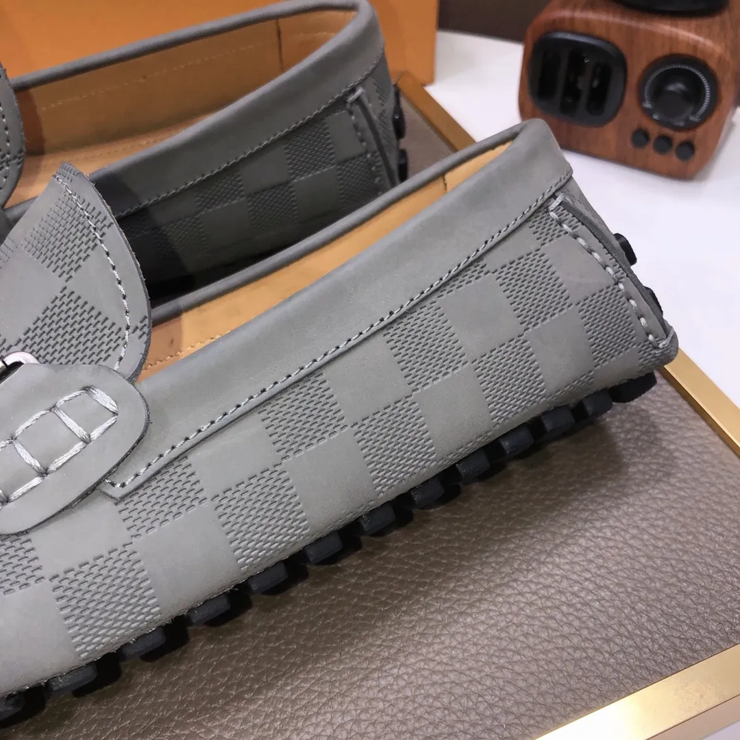 Men's men's shoes 💰420💰 [LV Doudou shoes] (water-dyed cowhide lining) new model is on the market, available on the official website. The new Doudou shoes are processed into single-color materials, and the uppers are made of imported cowhide material. The body of the shoe is fully hemmed with mark thread, and is lined with imported original cowhide leather. The elegant shoe shape is super suitable for all-matching, and the size is 38-44.
